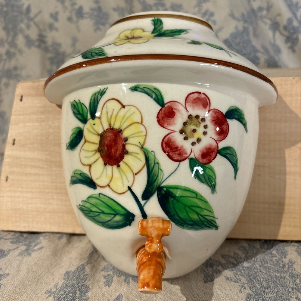 VTG Hand-Painted Floral Wall Pocket Vase Planter